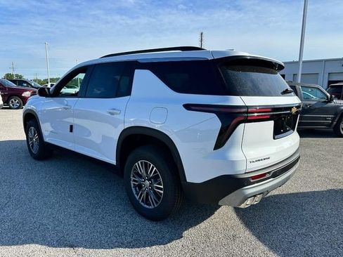 New 2026 Chevrolet Traverse LT w/ LPO, Floor Liner Package FWD image 3