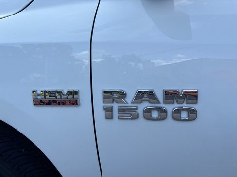 Used 2015 RAM 1500 Express RWD image 10