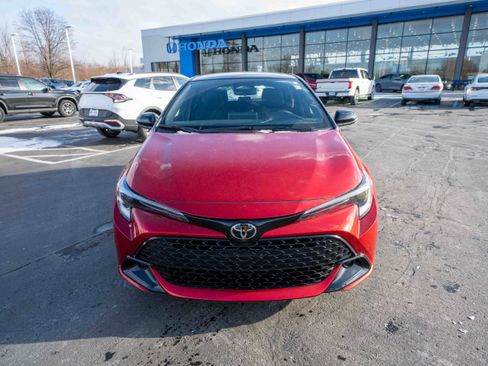 Used 2025 Toyota Corolla SE w/ SE Package image 2