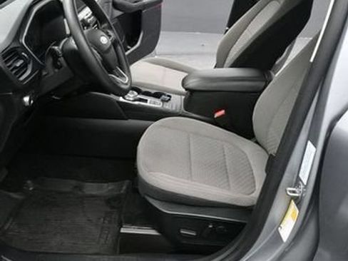 Used 2022 Ford Escape SE FWD image 9
