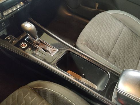 Used 2021 Nissan Kicks SV image 26