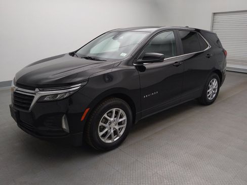 Used 2023 Chevrolet Equinox LT image 2