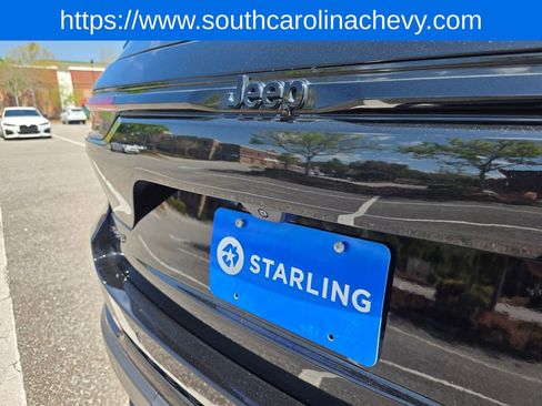 Used 2024 Jeep Grand Cherokee Limited w/ Black Appearance Package image 33