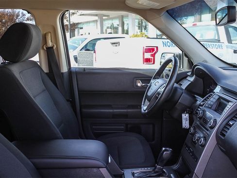 Used 2019 Ford Flex SE image 21