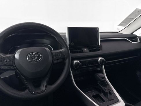 Used 2025 Toyota RAV4 LE FWD image 29
