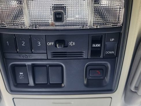 Used 2024 Toyota 4Runner Limited RWD image 41