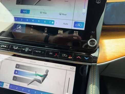 Used 2022 Jeep Grand Wagoneer Series II w/ Convenience Group III image 53