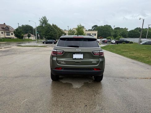 Used 2019 Jeep Compass Latitude w/ Popular Equipment Group AWD/4WD image 6