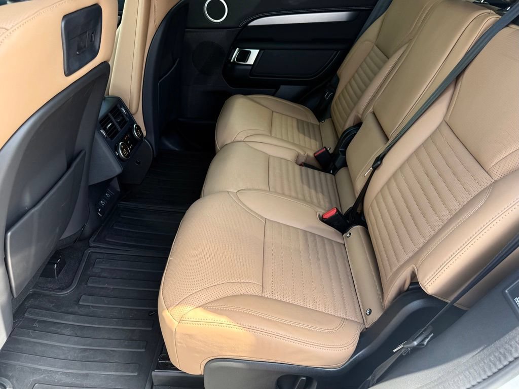 Used 2026 Land Rover Discovery Limited Edition AWD/4WD image 33