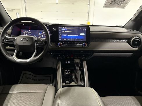 Used 2025 Chevrolet Colorado ZR2 w/ Technology Package image 10