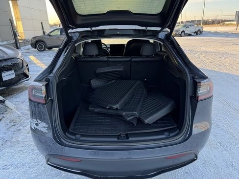 Used 2023 Tesla Model Y Long Range image 36