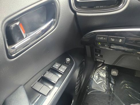 Used 2019 Toyota Prius Prime Advanced image 18