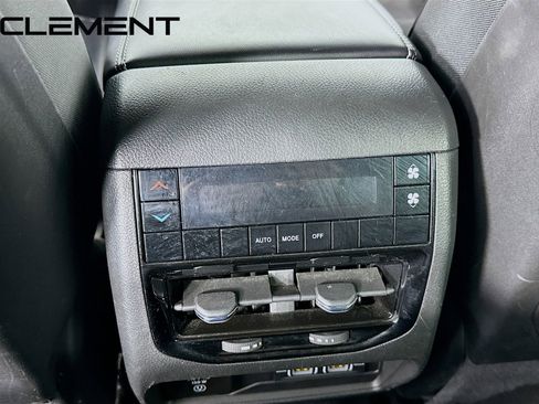 Used 2024 Jeep Grand Cherokee L Laredo image 33