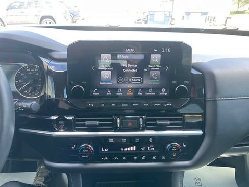 Used 2025 Nissan Pathfinder SL AWD/4WD image 12