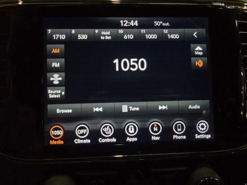 Used 2022 Jeep Grand Cherokee Laredo X image 25