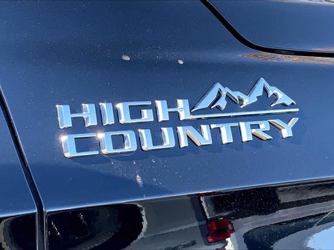 Used 2021 Chevrolet Tahoe High Country image 9