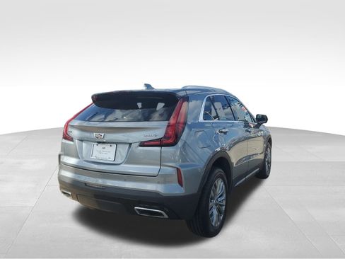 Used 2025 Cadillac XT4 Premium Luxury image 4