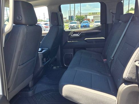 Used 2023 Chevrolet Silverado 1500 LT w/ Protection Package AWD/4WD image 6