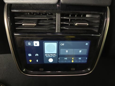 Used 2023 Rivian R1S Adventure image 27