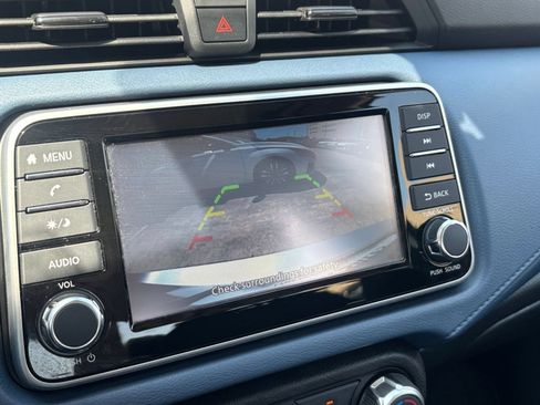 Used 2025 Nissan Versa SV FWD image 18