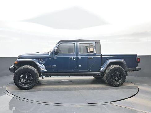 Used 2025 Jeep Gladiator Sport AWD/4WD image 3