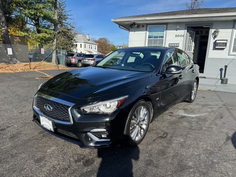 Used 2019 INFINITI Q50 Luxe w/ Essential Package (3.0T Luxe) image 3