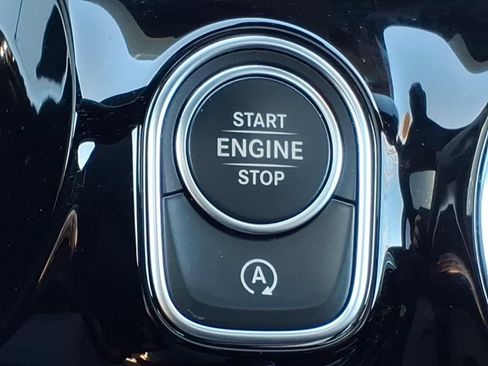 Certified 2023 Mercedes-Benz GLA 250 4MATIC image 23