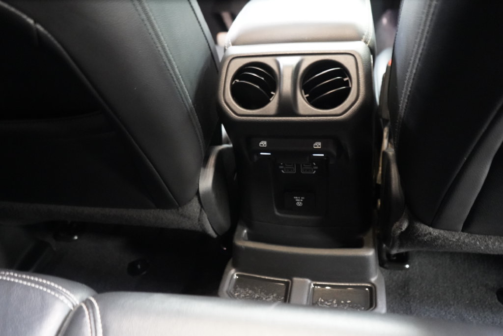 Used 2022 Jeep Wrangler Unlimited Sahara AWD/4WD image 26