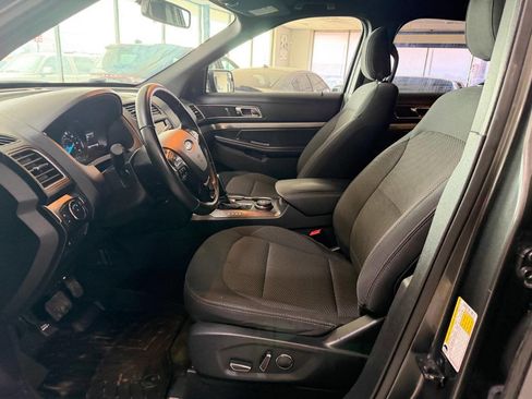 Used 2018 Ford Explorer XLT w/ Equipment Group 201A image 28