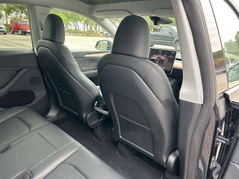 Used 2025 Tesla Model Y Long Range RWD image 40