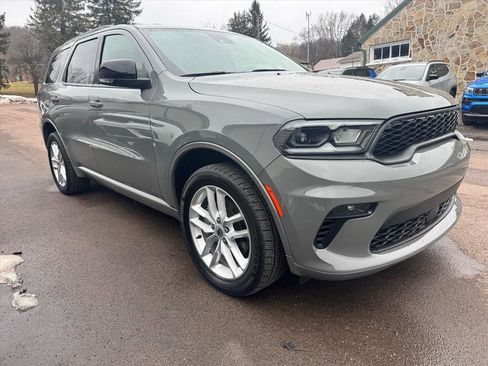 Used 2023 Dodge Durango GT image 3