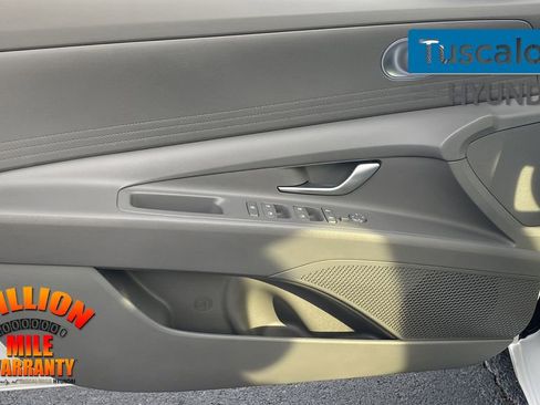 Used 2024 Hyundai Elantra SEL image 13