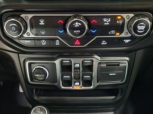 Used 2021 Jeep Wrangler Unlimited Sport AWD/4WD image 38