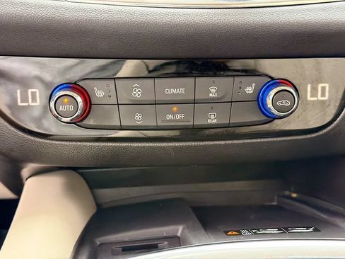 Used 2023 Buick Enclave Essence FWD image 15