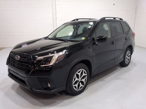 Certified 2023 Subaru Forester Premium AWD/4WD image 7