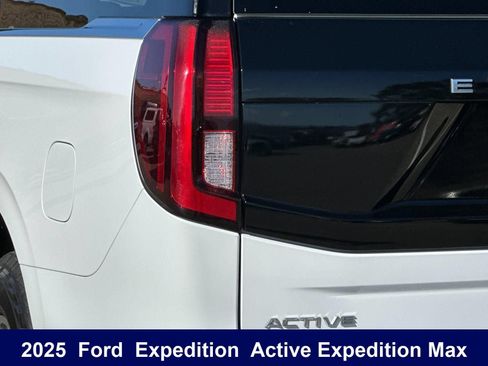 Used 2025 Ford Expedition Max Active AWD/4WD image 36