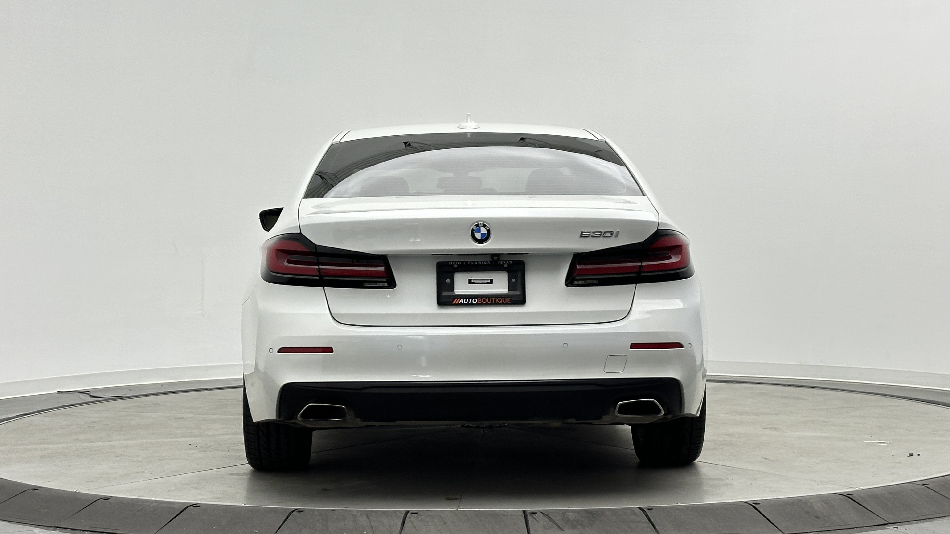 Used 2022 BMW 530i RWD image 8