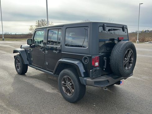 Used 2016 Jeep Wrangler Unlimited Sahara image 3