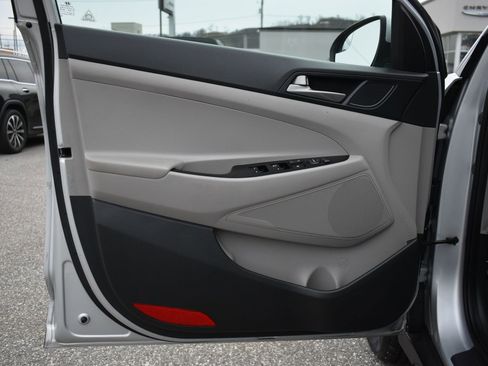 Used 2018 Hyundai Tucson SE image 12