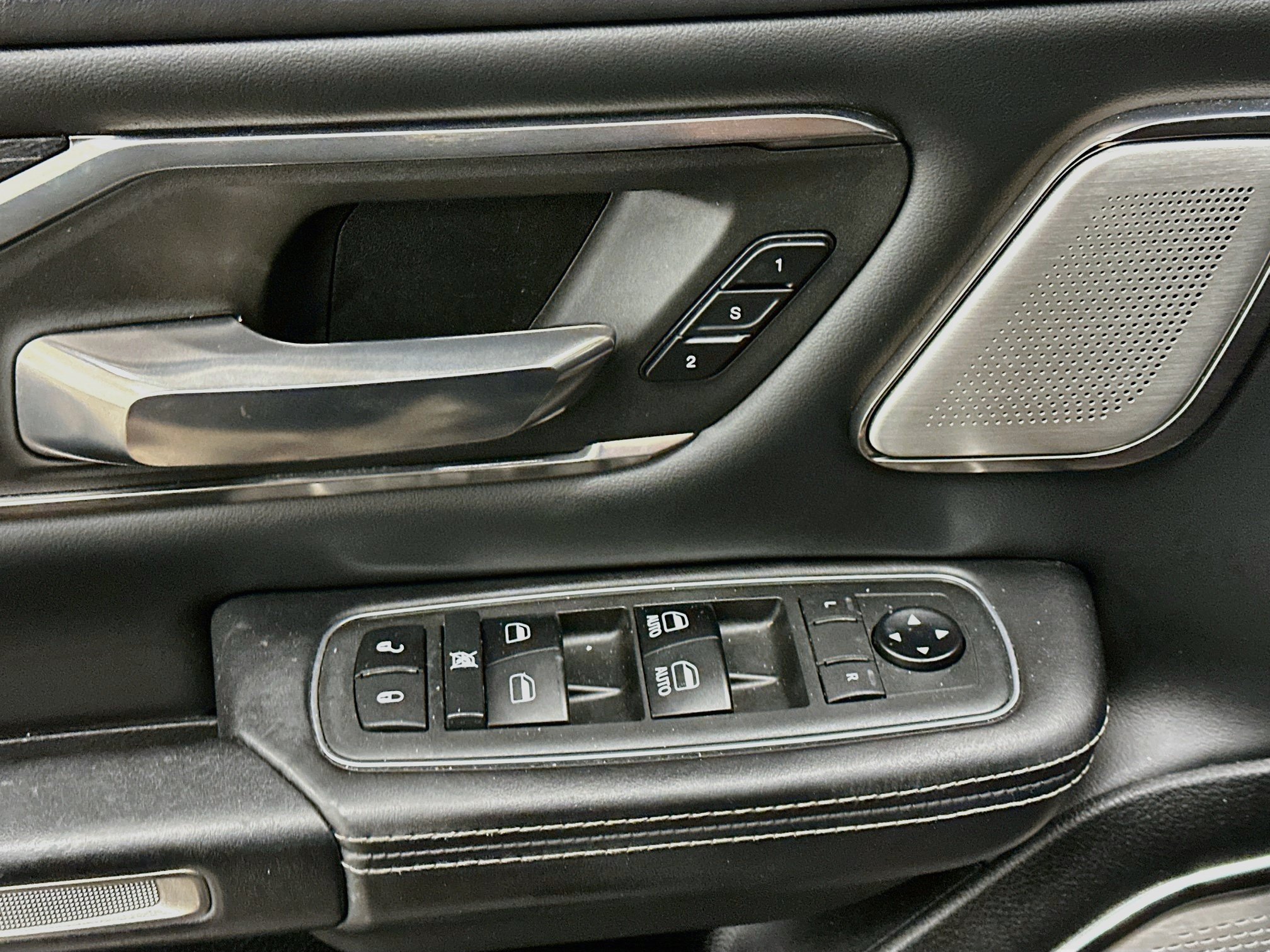 Used 2019 RAM 1500 Limited AWD/4WD image 15
