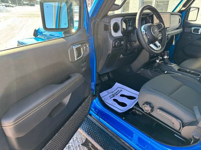 New 2025 Jeep Wrangler Unlimited Sahara w/ Safety Group AWD/4WD image 12