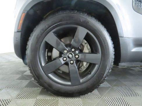 Used 2022 Land Rover Defender 110 SE image 30