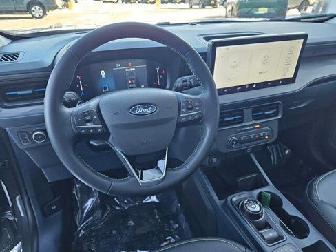 Used 2025 Ford Maverick Lobo image 16