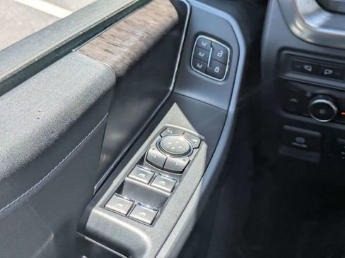 Used 2022 Ford F150 Lariat w/ FX4 Off-Road Package AWD/4WD image 24