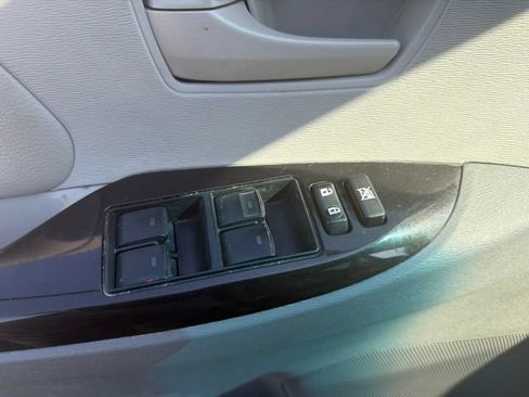 Used 2014 Toyota Sienna LE FWD image 12