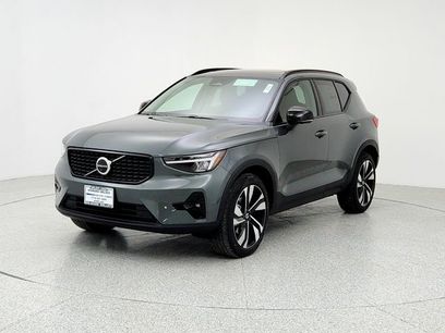 New 2026 Volvo XC40 B4 Plus w/ Climate Package
