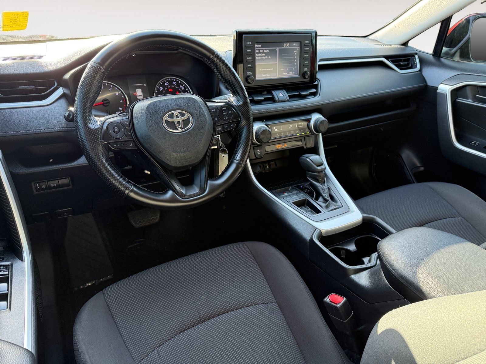 Used 2019 Toyota RAV4 LE w/ Carpet Mat Package FWD image 15