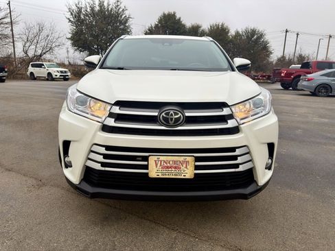 Used 2019 Toyota Highlander XLE image 9