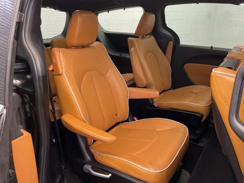 Certified 2021 Chrysler Pacifica Pinnacle image 27