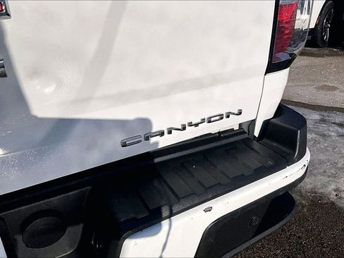 Used 2022 GMC Canyon Denali image 25